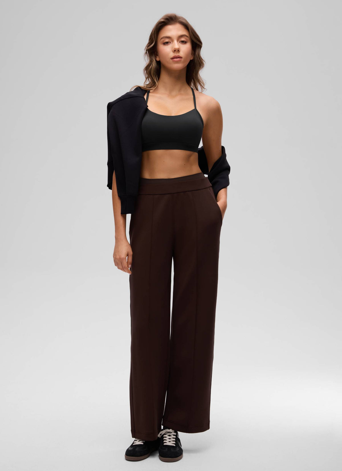 CRZ YOGA Women's Yoga Light Support Butterluxe Sports Bra Y back Black @model_info:Kriss