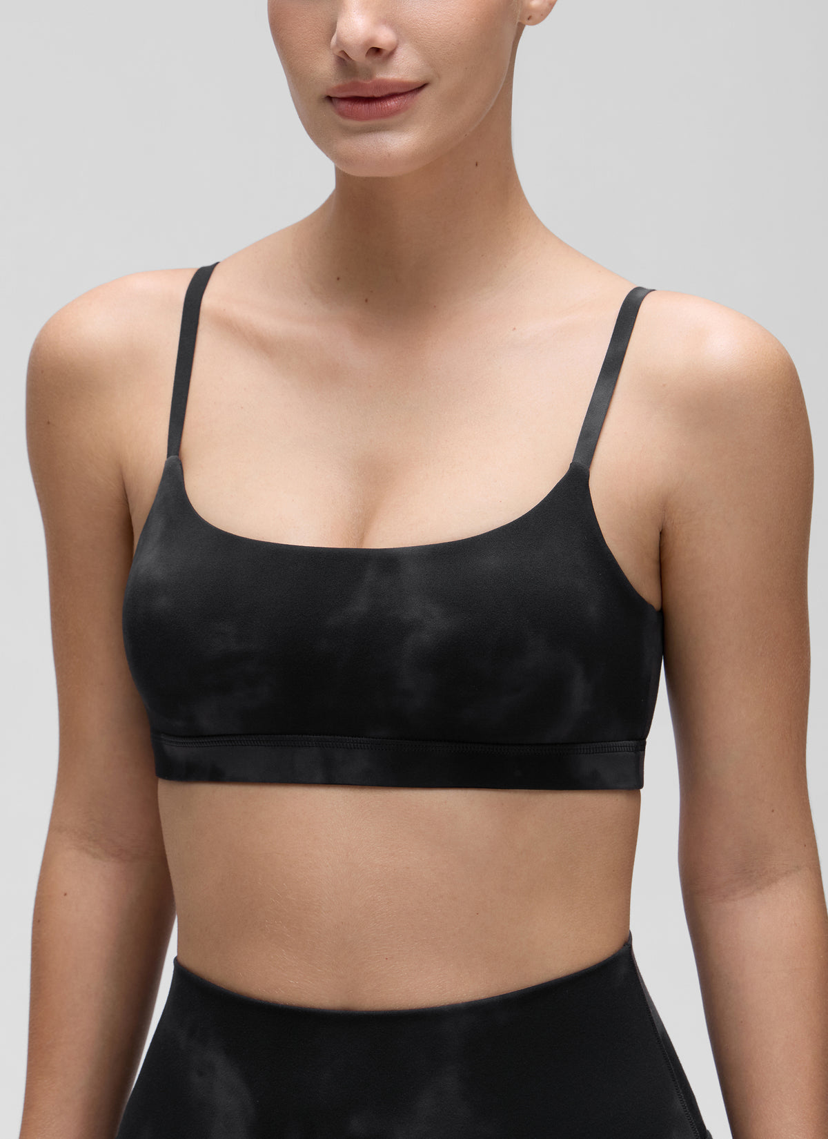 CRZ YOGA Womens Butterluxe Adjustable Spaghetti Strap Scoop Neck Bra Black Tie Dye Flowers @model_info:Jaynne
