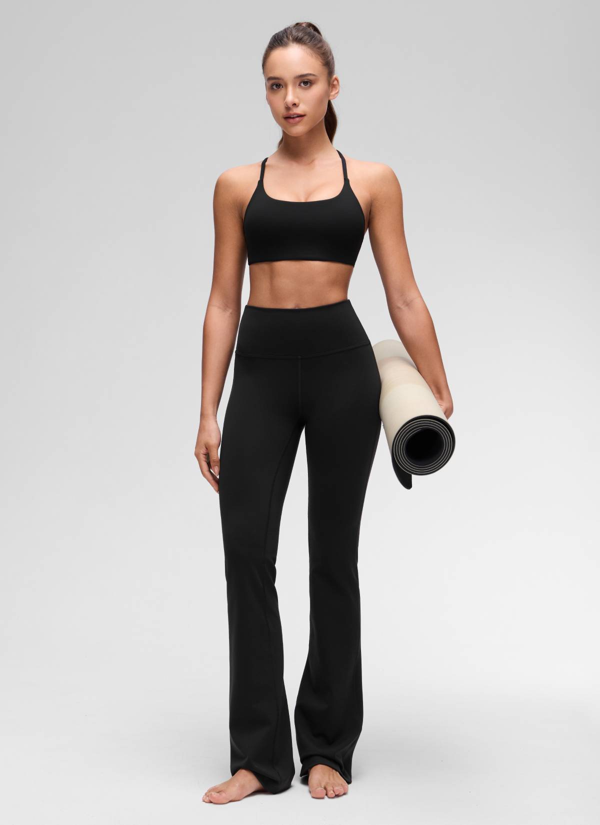 CRZ YOGA Women's Butterluxe Yoga Scoop Neck Twist Cross Back Sport Bra Black @model_info:Maria