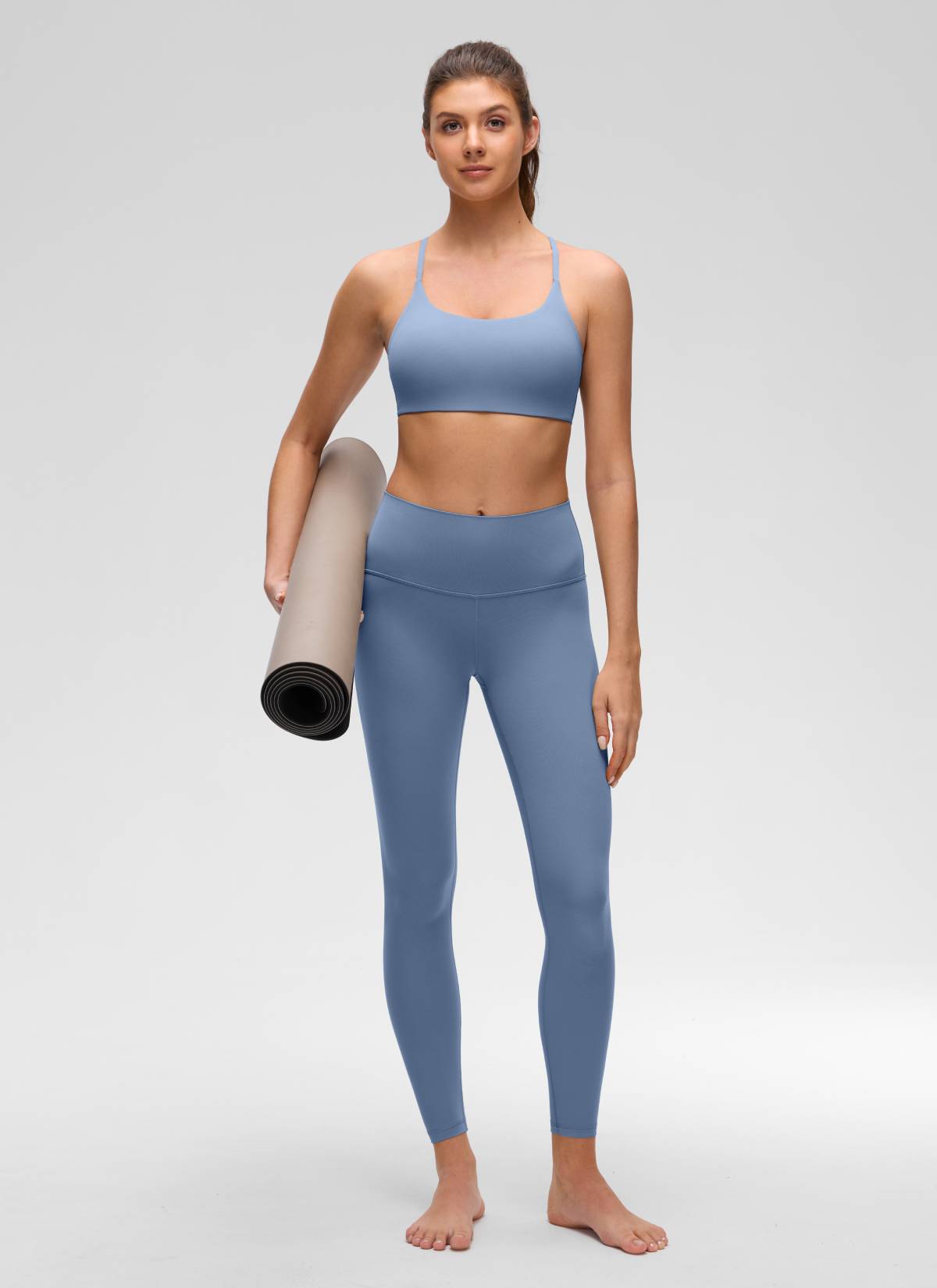CRZ YOGA Women's Butterluxe Yoga Scoop Neck Twist Cross Back Sport Bra Washed Denim @model_info:Gelya