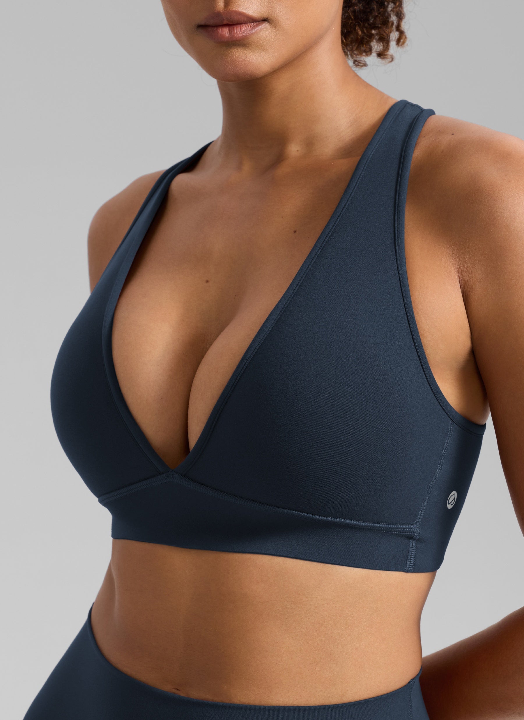 CRZ YOGA Women's Butterlift® Workout Deep V Neck Cross Back Sports Bra True Navy