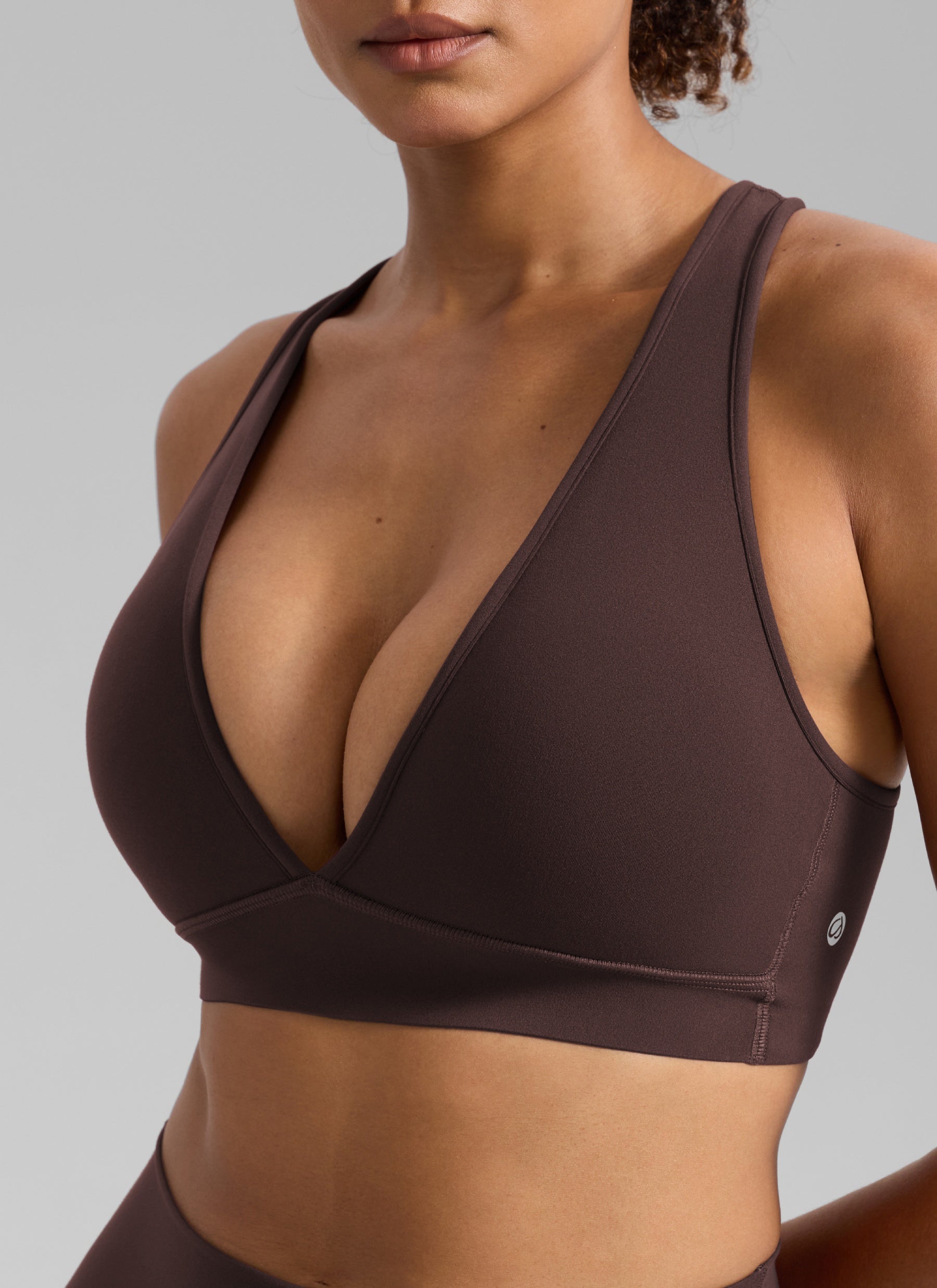 CRZ YOGA Women's Butterlift® Workout Deep V Neck Cross Back Sports Bra Hot Fudge Brown