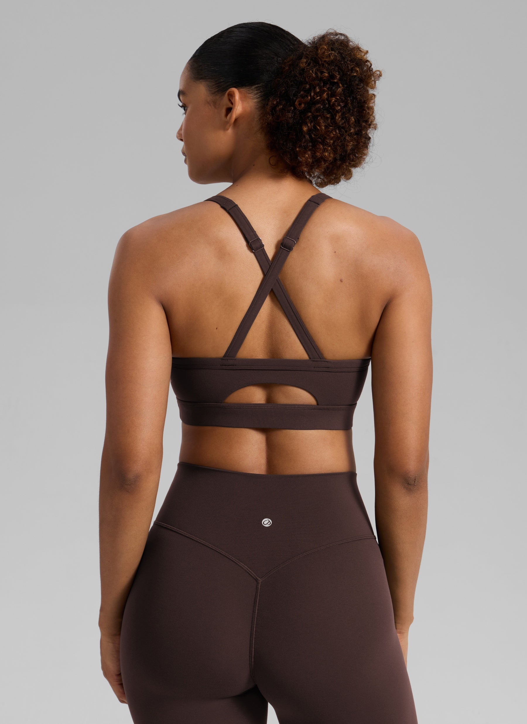 CRZ YOGA Women's Butterlift Yoga U Neck Cross Back Keyhole Sports Bra Hot Fudge Brown