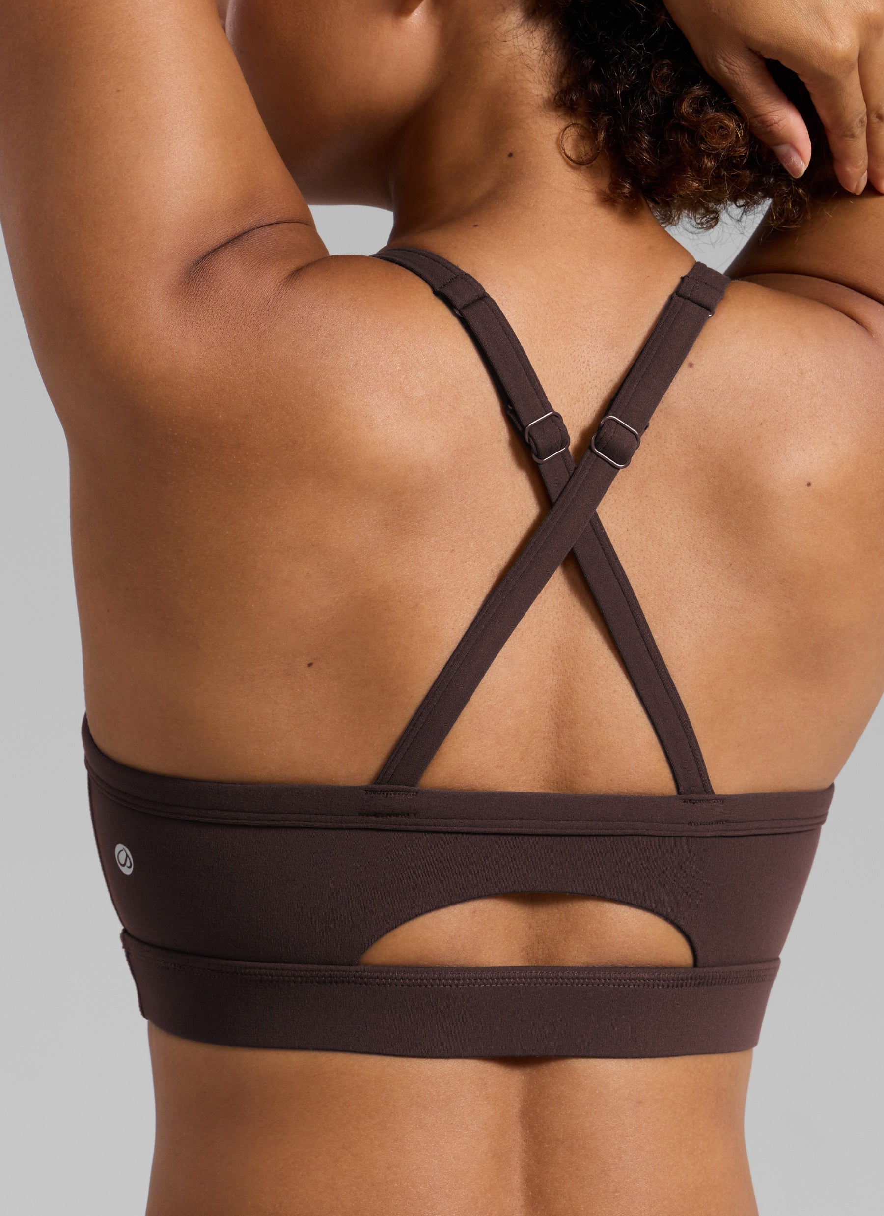 CRZ YOGA Women's Butterlift Yoga U Neck Cross Back Keyhole Sports Bra Hot Fudge Brown