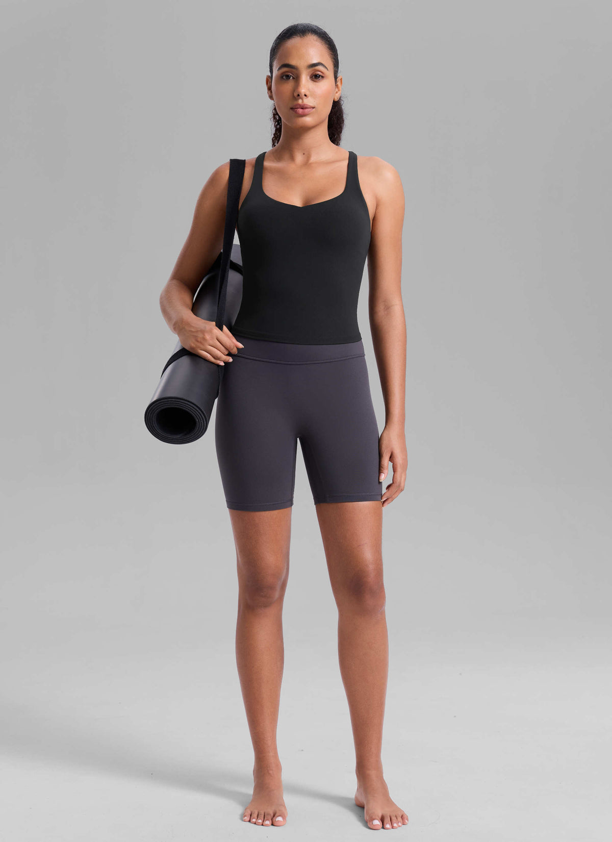 CRZ YOGA Women's Butterlift Workout V Neck Racerback Built in Bra Tank Black @model_info:Nicole