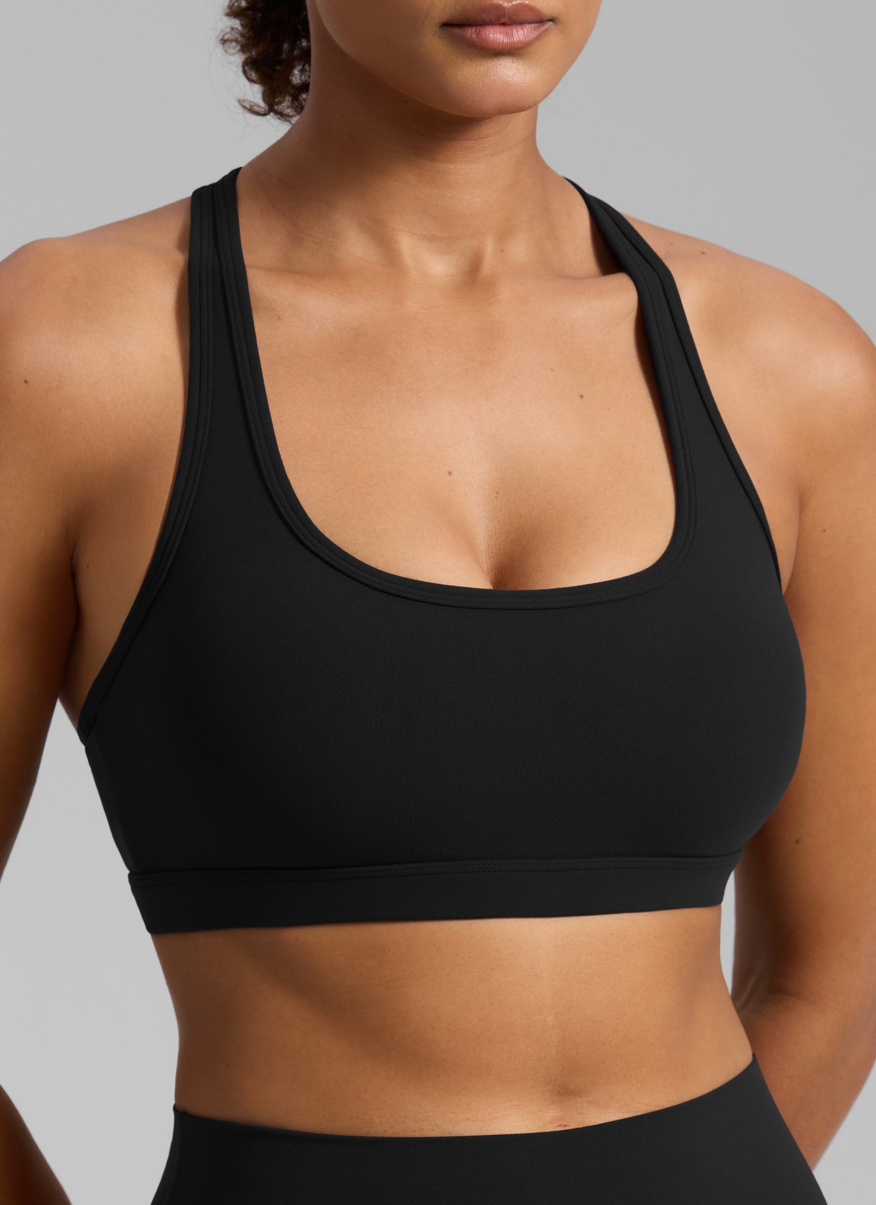 CRZ YOGA Women's Butterlift Yoga U Neck Racerback Keyhole Sports Bra Black