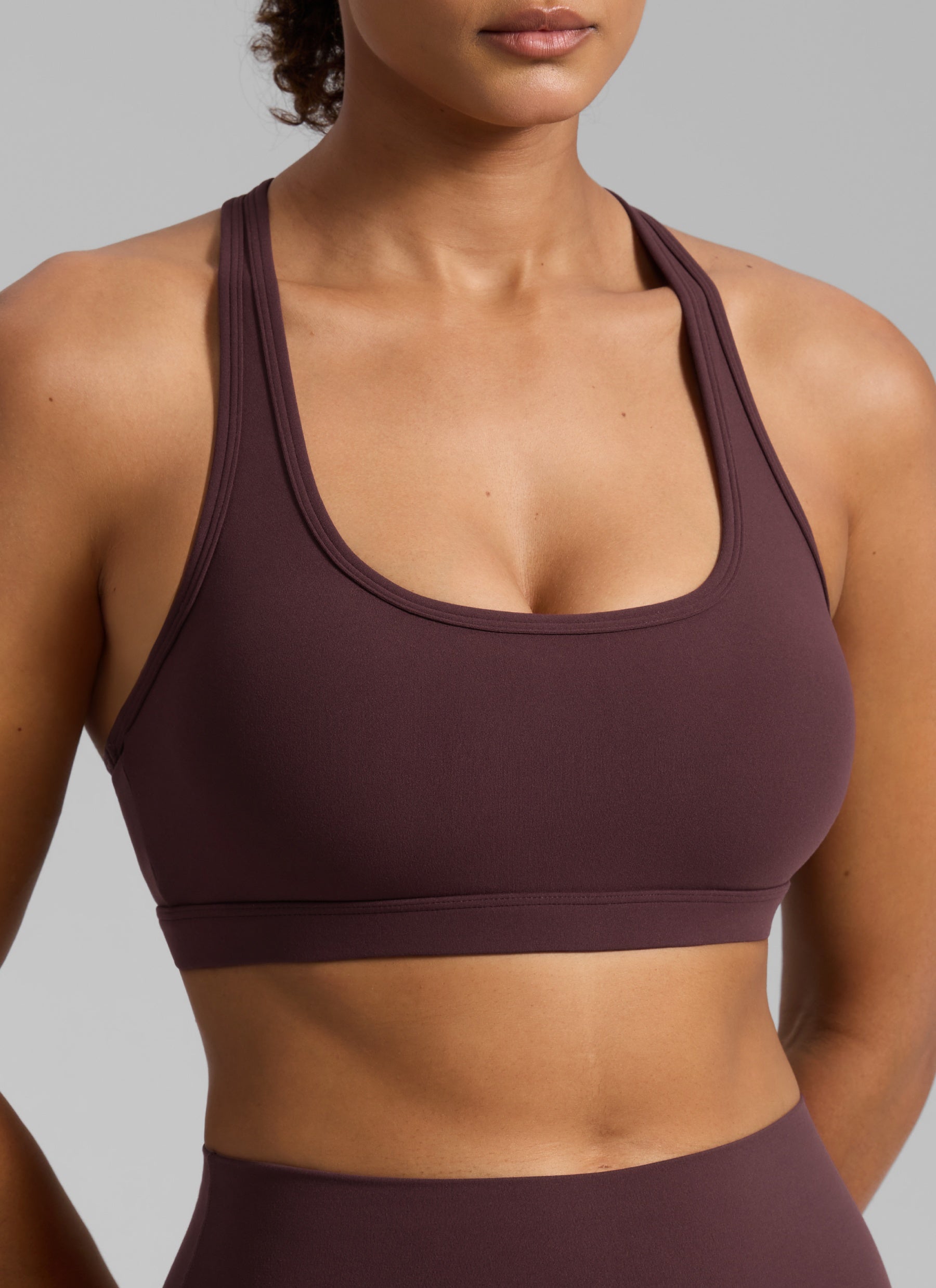 CRZ YOGA Women's Butterlift Yoga U Neck Racerback Keyhole Sports Bra Ripe Plum