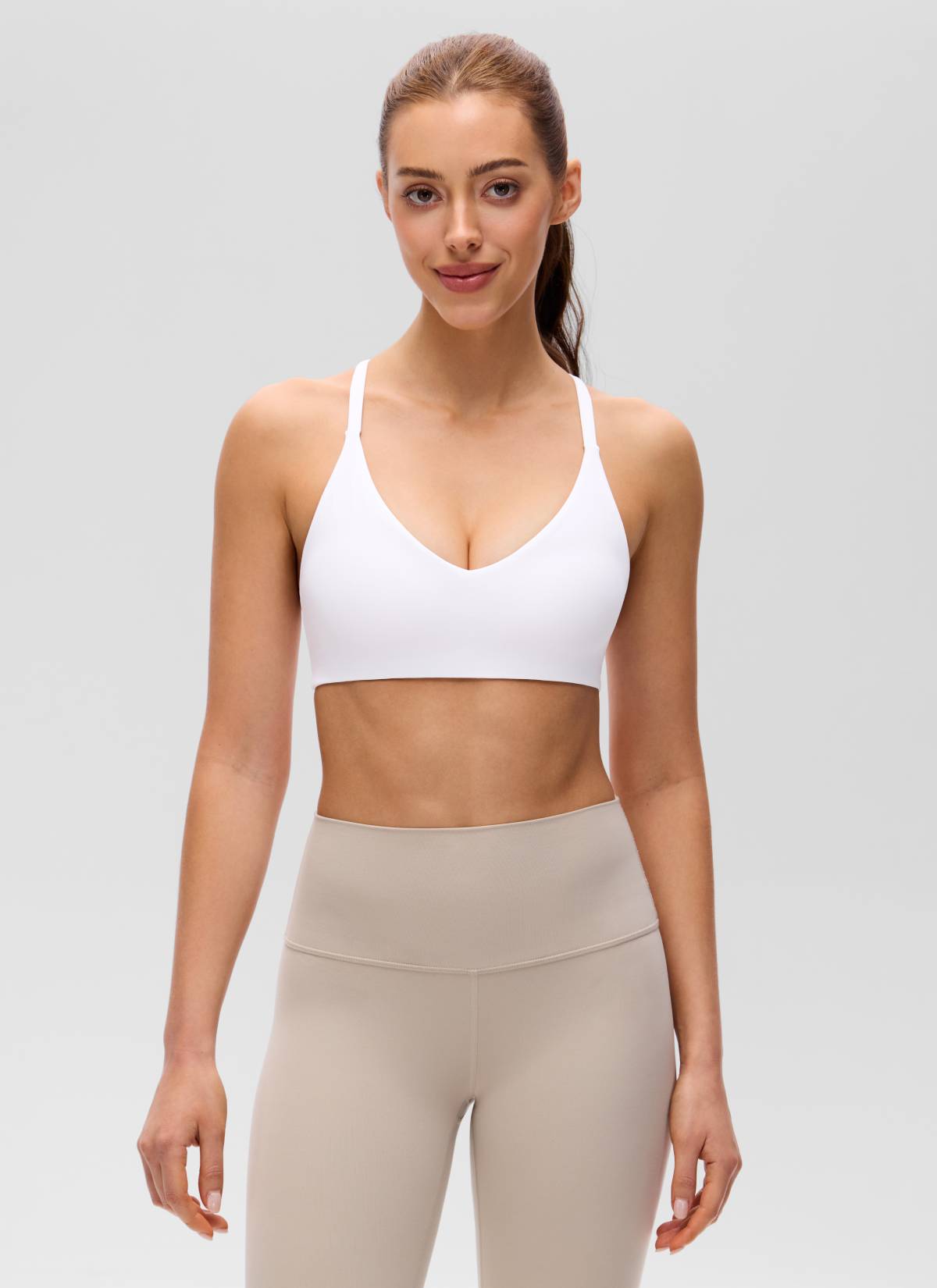 CRZ YOGA Women's Butterluxe V Neck  Racerback Thin Straps Sports Bra White @model_info:Lary