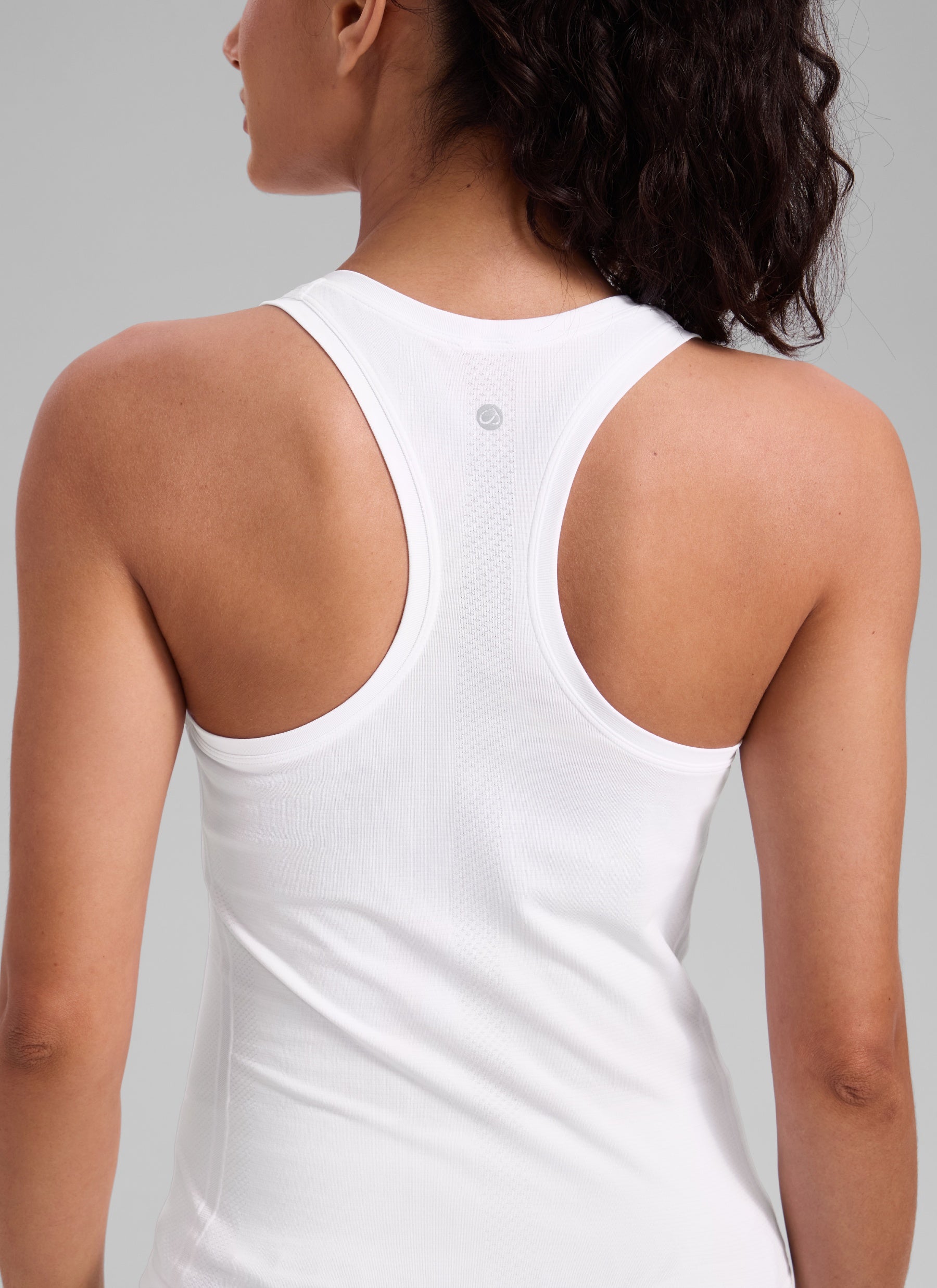 CRZ YOGA Women's Yoga Slim Fit Seamless Tank Crew Neck Racerback White