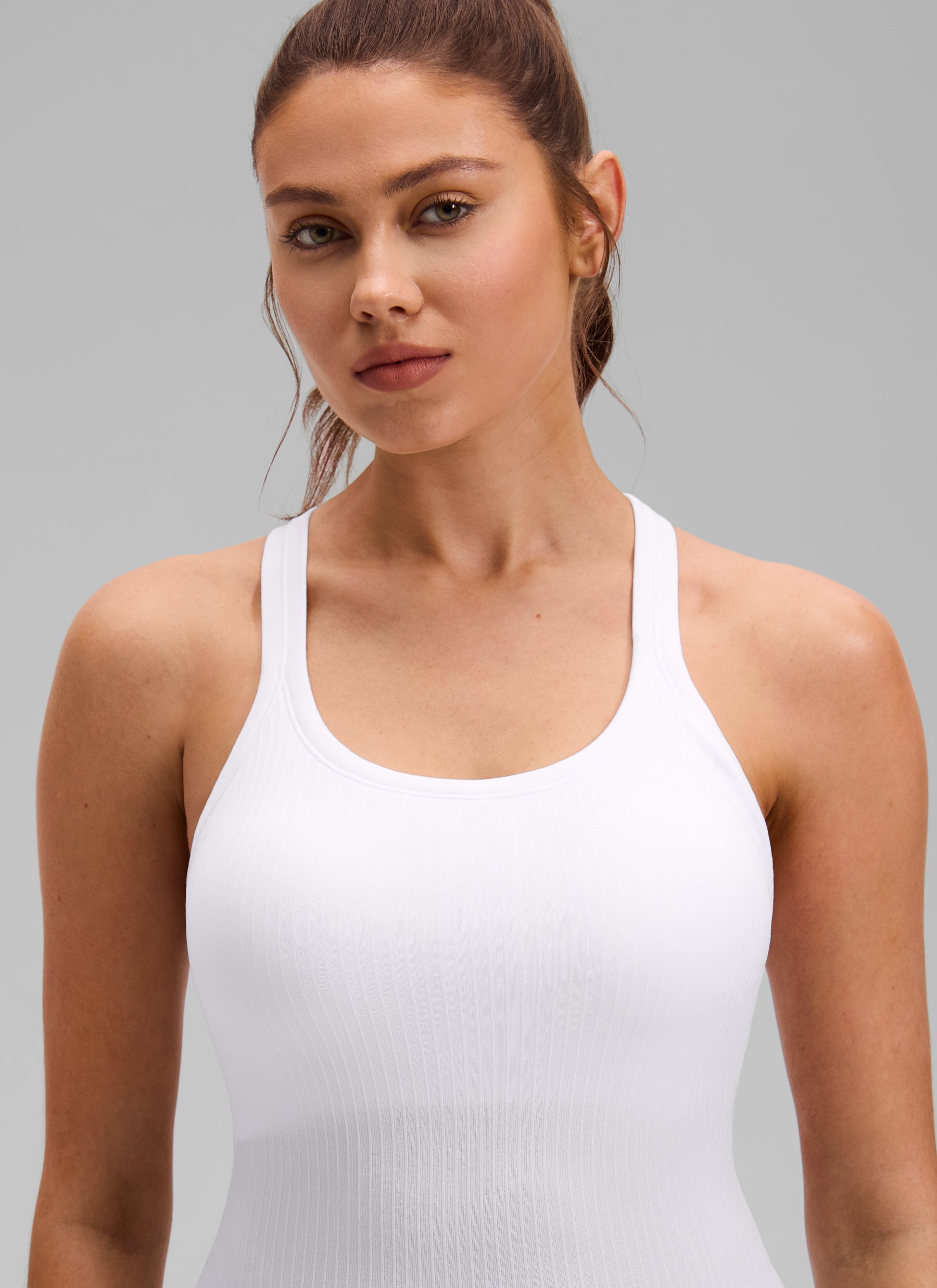 CRZ YOGA Women's Yoga Slim Fit Seamless Tank Crew Neck Waist Length White